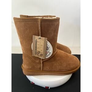Beach Feet Women’s Chestnut Boots Size 7 – Classic Sheepskin Style Winter Warm